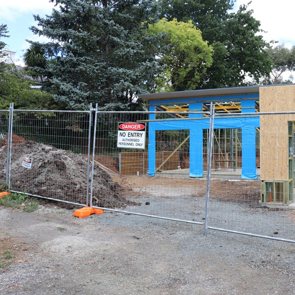 do you deliver and install temporary fencing and what's the cost for this in Spreckels CA